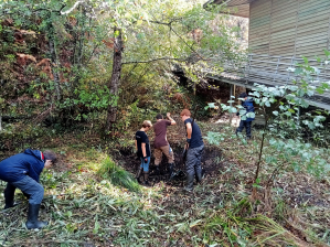 travaux d'entretien de la mare.jpg